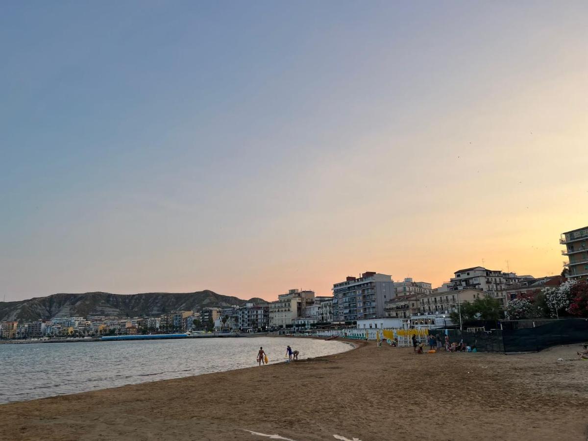 Anyma Home Crotone Buitenkant foto